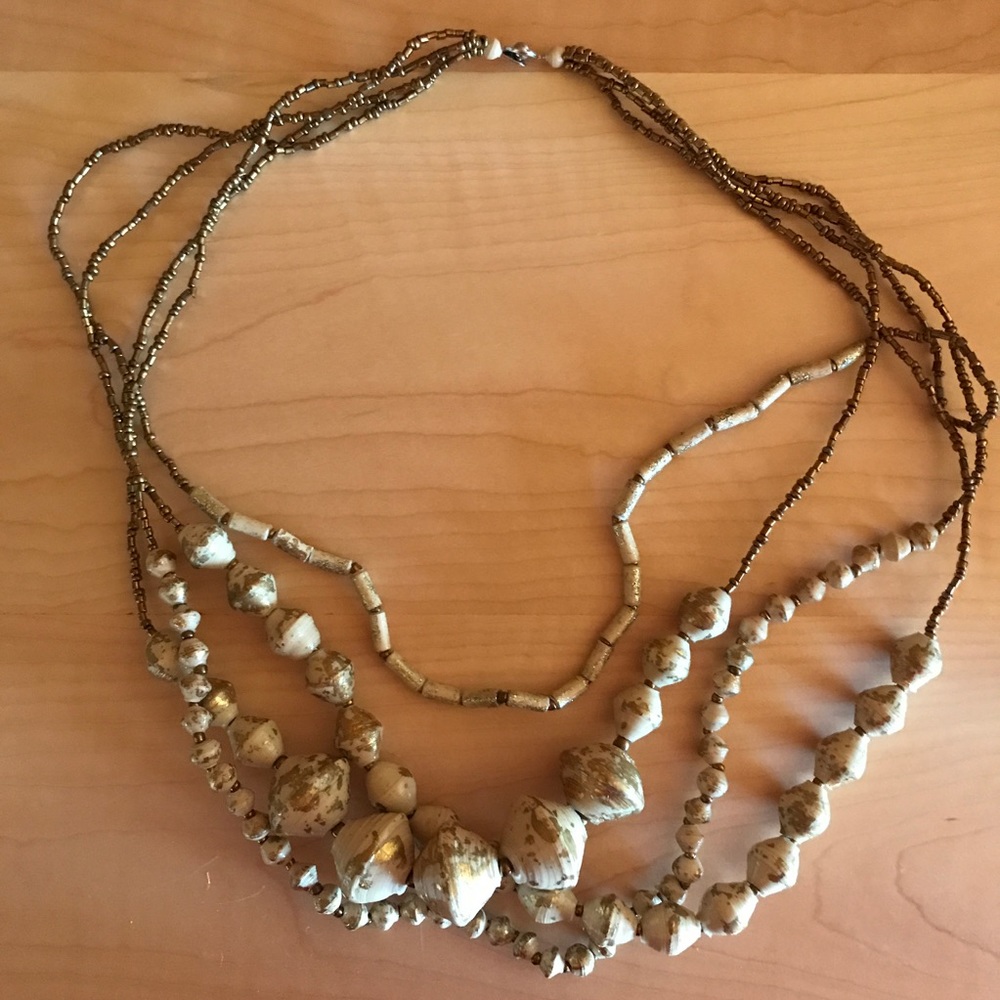Stitch fix white bead necklace