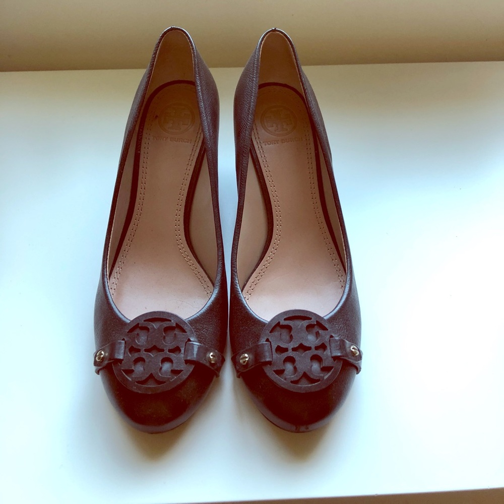 Tory Burch closed toe wedge