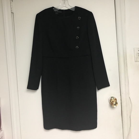 Gorgeous black dress with buttons and sleeves! - Picture 4 of 8