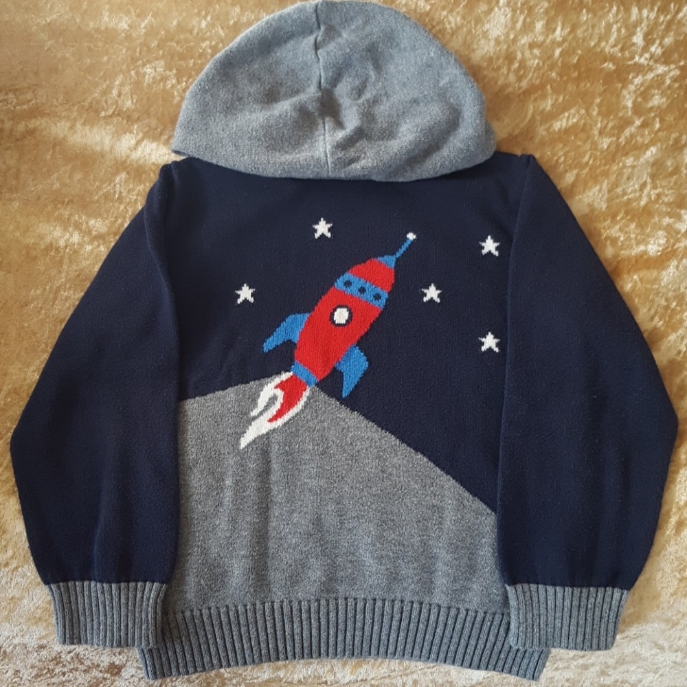 Rocket sweater with hood