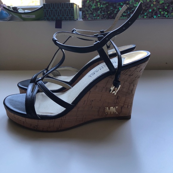 Michael Kors wedges - Picture 2 of 3