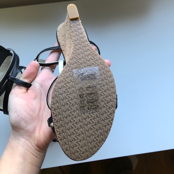 Michael Kors wedges - Picture 3 of 3