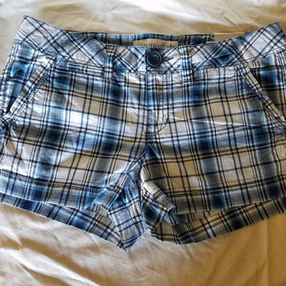 New Aeropostale blue & white plaid shorts