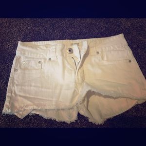 Super cute white frayed denim shorts. Forever 21