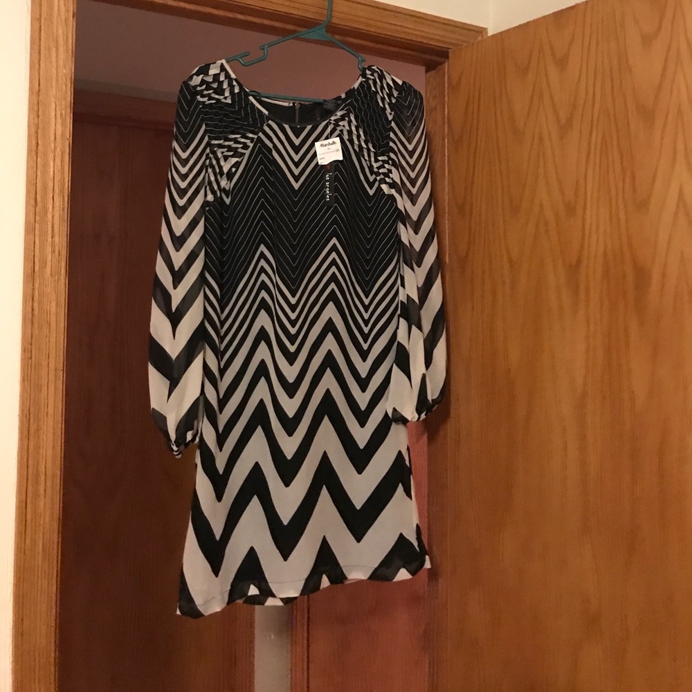 Black and cream dress. Size Med juniors