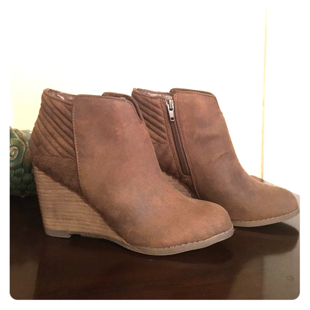 Carlos Santana Brown Booties