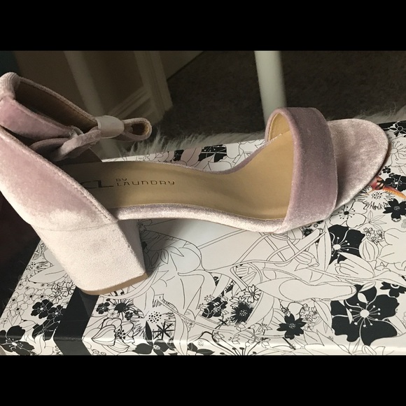 Chinese Laundry velvet heels - Picture 1 of 4