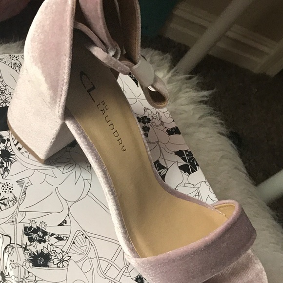 Chinese Laundry velvet heels - Picture 2 of 4
