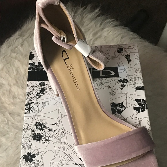 Chinese Laundry velvet heels - Picture 4 of 4