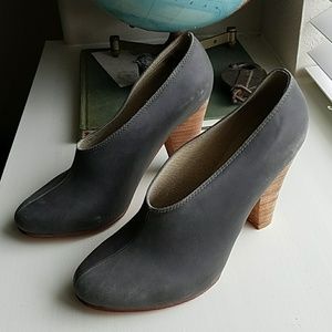 Charcoal Fortess of Inca Booties