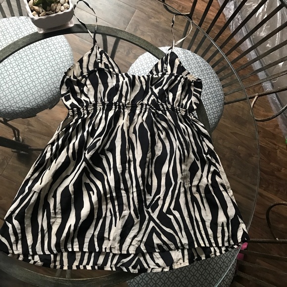 Express Size M Tops - Picture 3 of 5