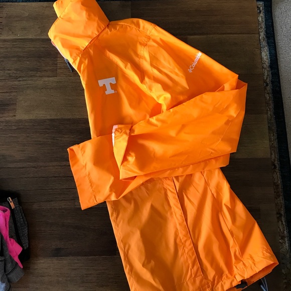 Columbia Jackets & Blazers - UT Columbia windbreaker