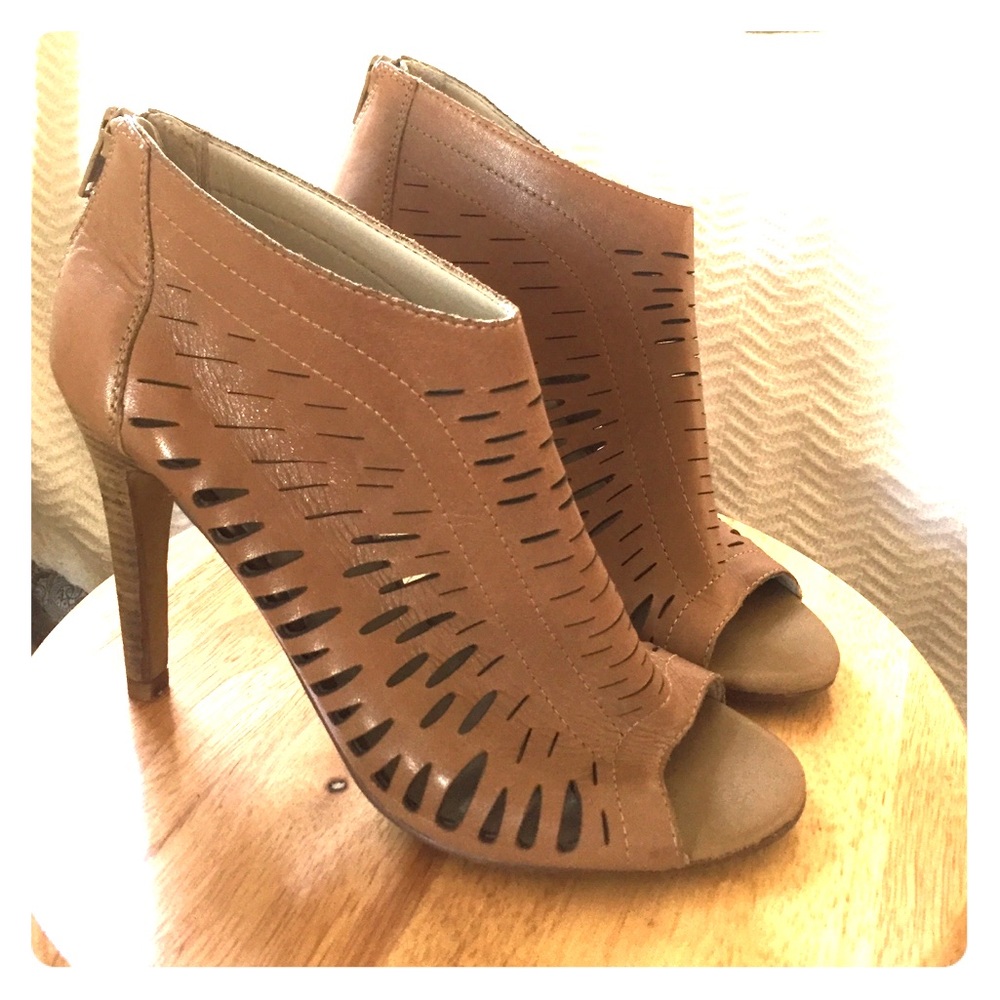 Zip up tan ALDO heels