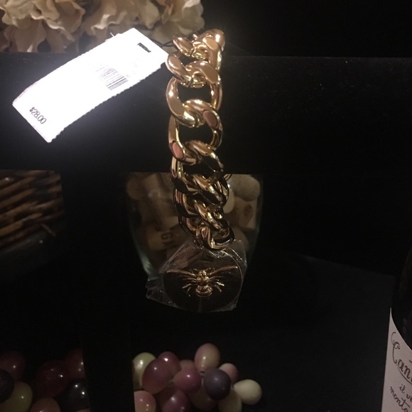 NWOT Express honeybee 🐝 link bracelet, gold - Picture 2 of 5