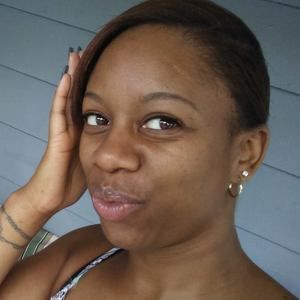 Meet your Posher, Alexia