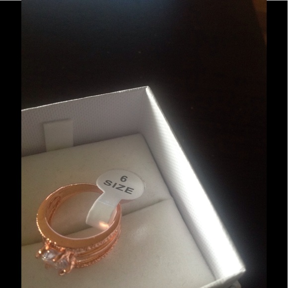 New rose gold color fashion jewelry ring - Picture 3 of 5
