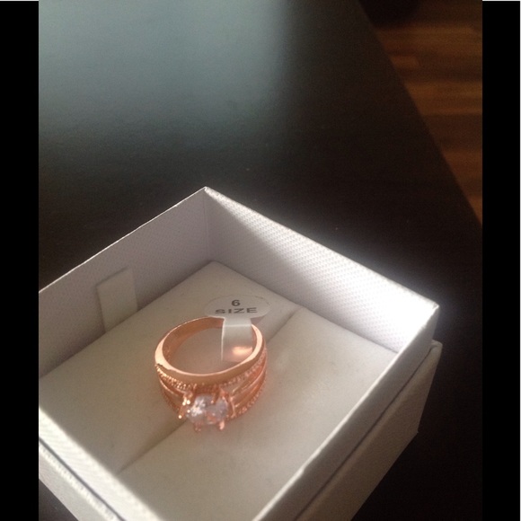 New rose gold color fashion jewelry ring - Picture 4 of 5