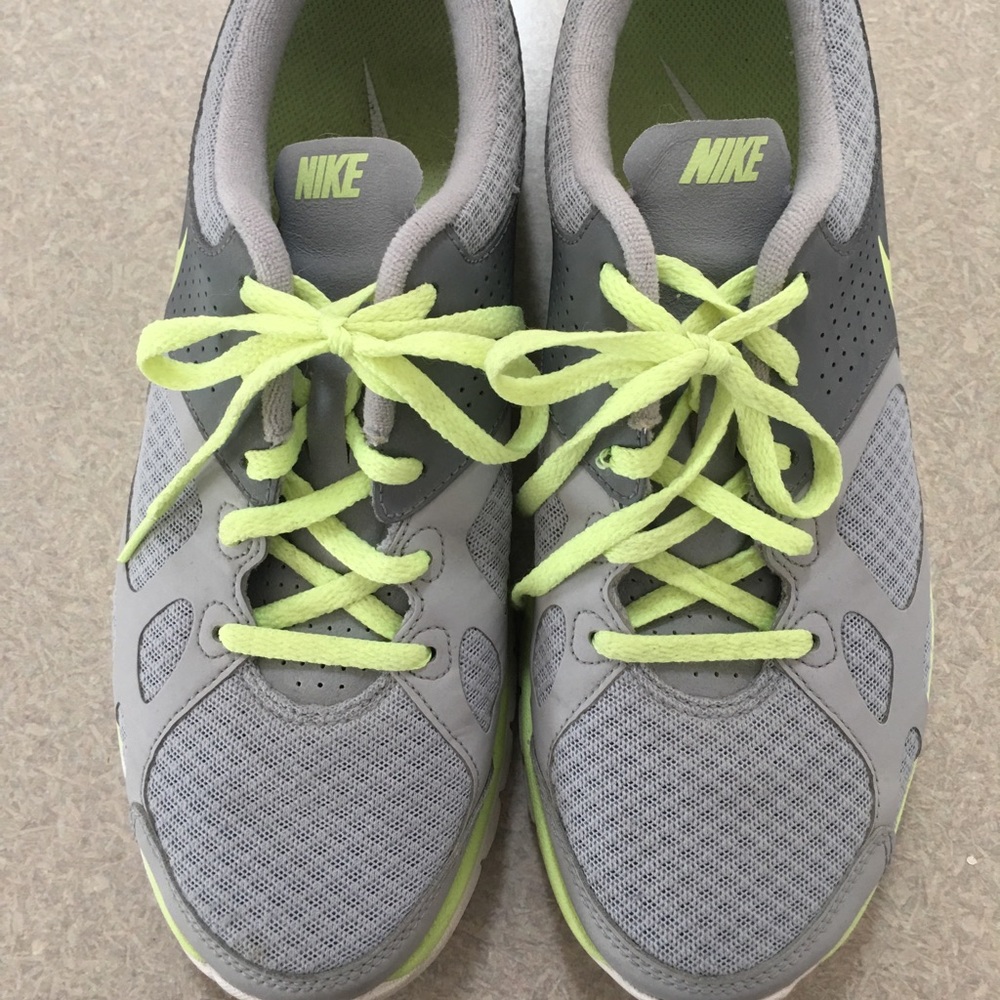 Nike Tennis Shoes