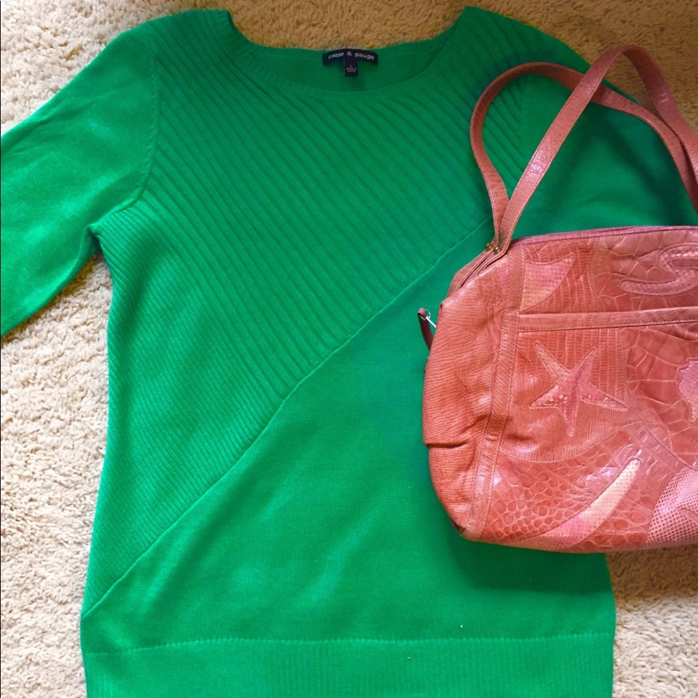 🌹SOLD🌹Large Cable and Gauge Kelly Green Sweater