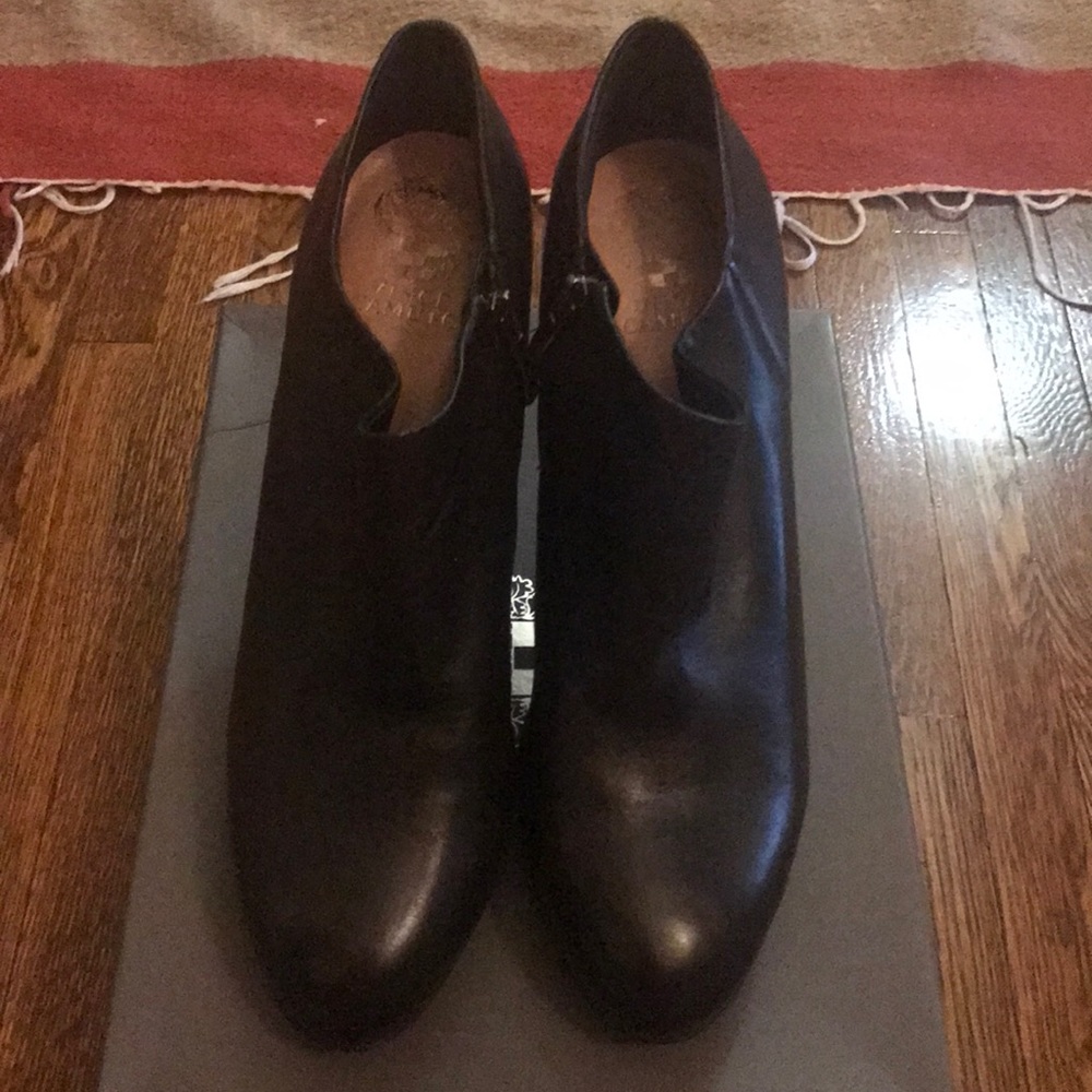 Vince Camino Elvin Bootie