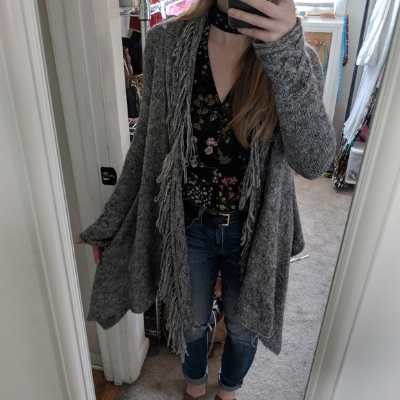 Boho fall grey sweater with fringe collar - Picture 2 of 5