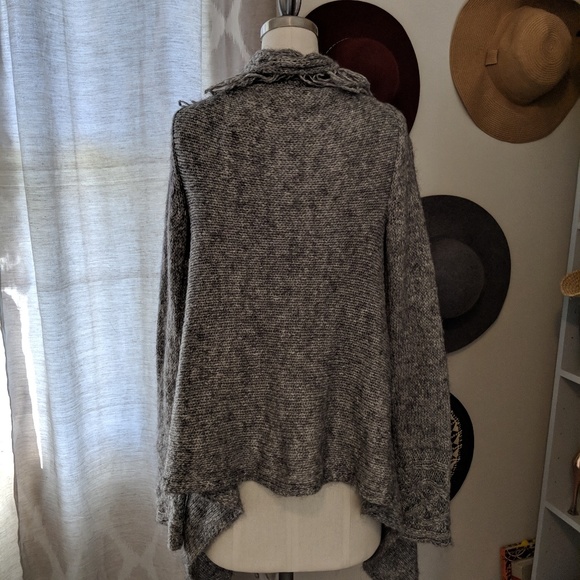 Boho fall grey sweater with fringe collar - Picture 4 of 5