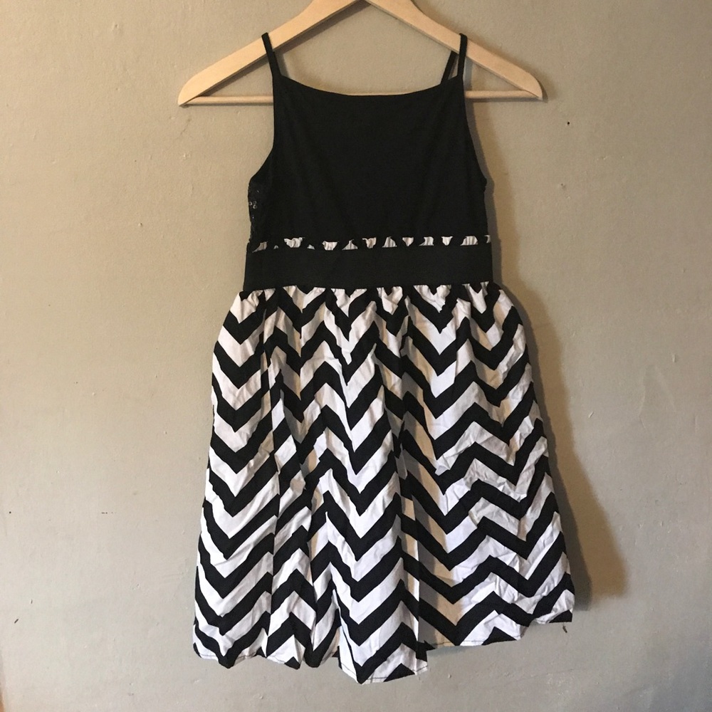 Dress - Picture 4 of 6
