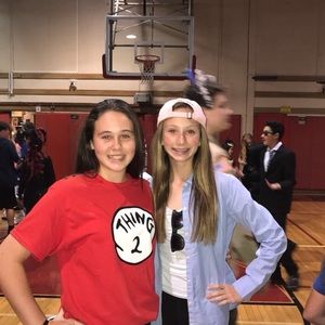 Meet your Posher, Hallie