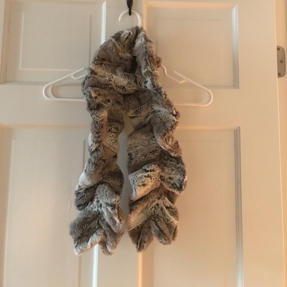 ✨NWT✨ Faux fur scarf