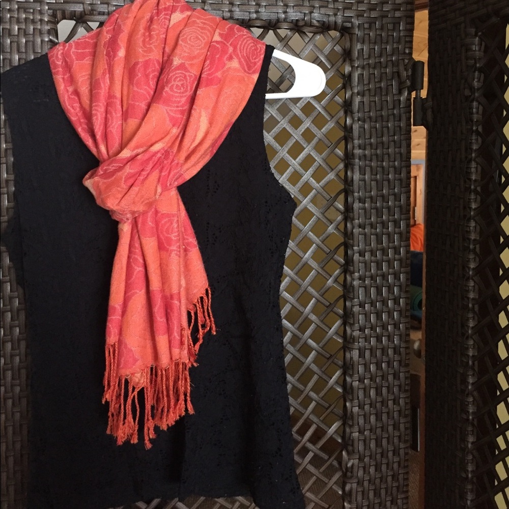 Scarf/Wrap with fringes