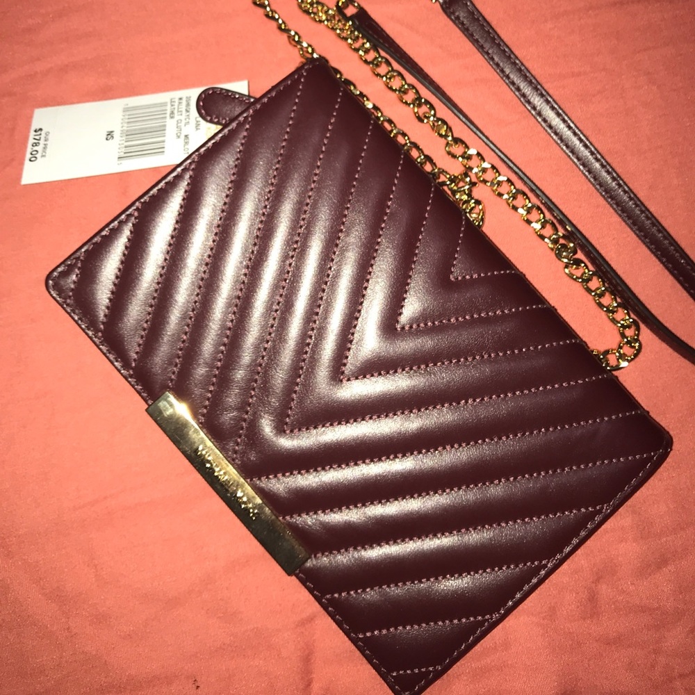 -SOLD- BNWT Micheal kors Lana wallet on chain