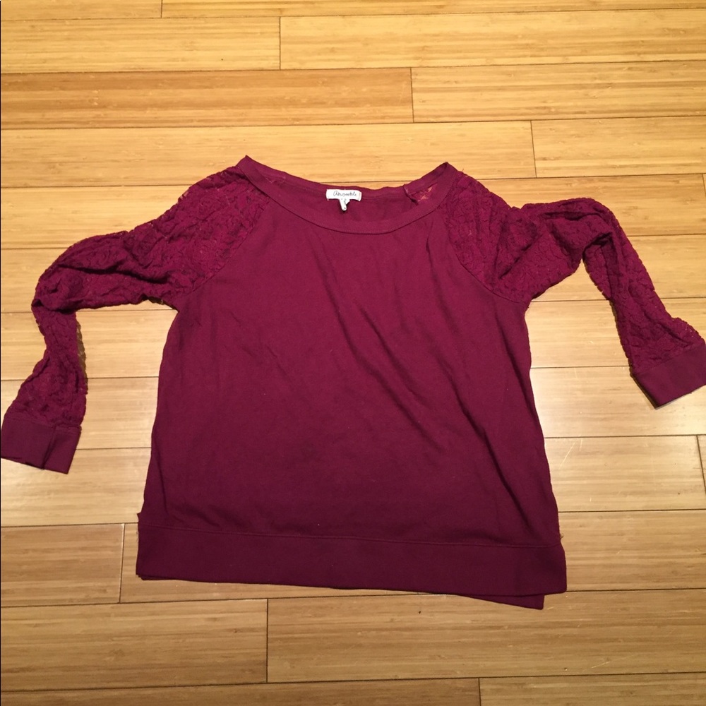 Super Soft cozy jersey sweatshirt w/ lace sleeve