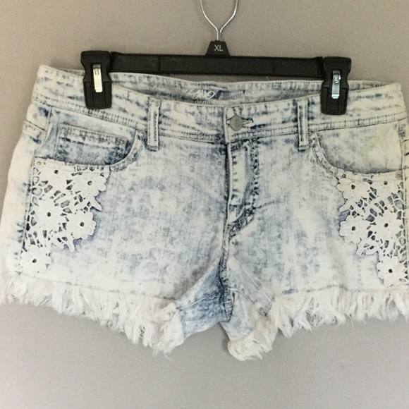 Mossimo low rise shorts - Picture 1 of 4