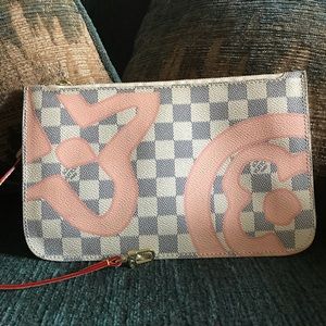 2017 Tahitienne Neverfull Pink and White Clutch