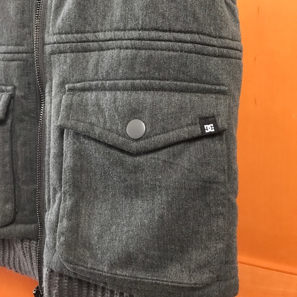 Insulated Cargo Vest - Picture 5 of 6