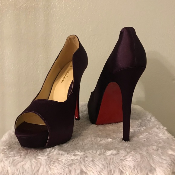 Rich purple heels for work or play - Picture 3 of 3