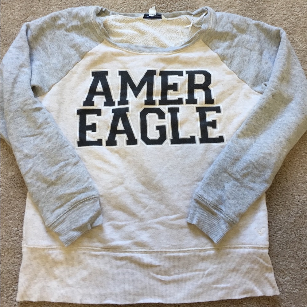 American Eagle Cozy Sweatshirt! ❄️