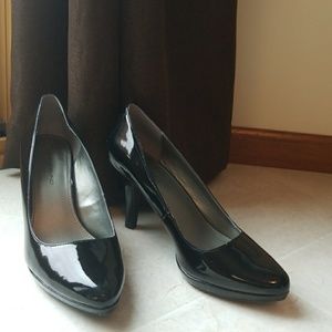 Bandolino Black Heels, Size 8