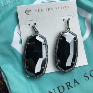 NWT Kendra Scott Black  Ella Drop earrings