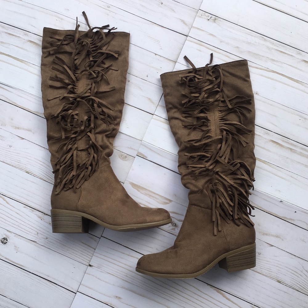 Fringe boots