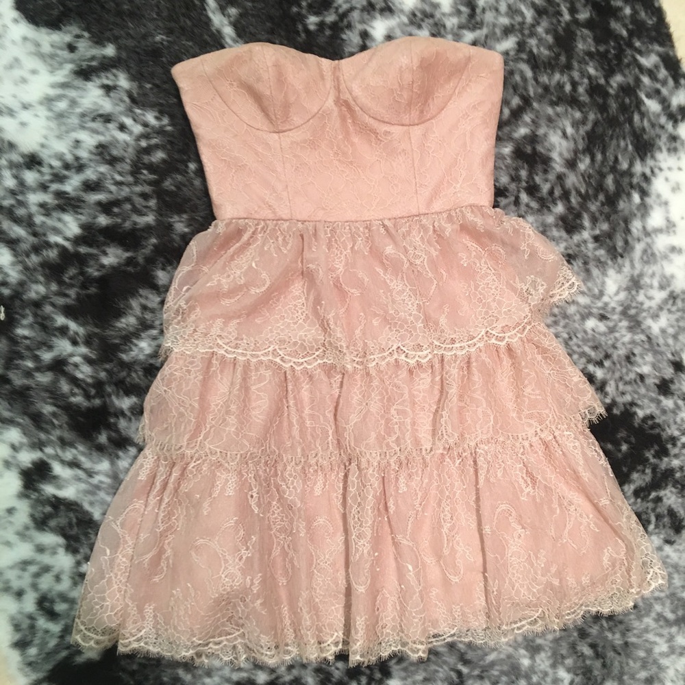 BCBGMAXAZRIA dust pink lace dress