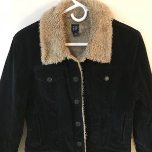 Faux fur lined black GAP jacket - women’s medium