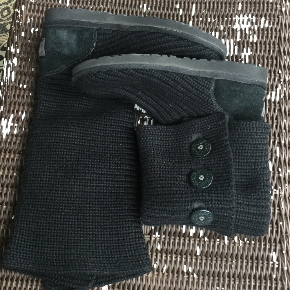 Black knit uggs