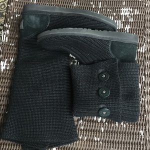 Black knit uggs