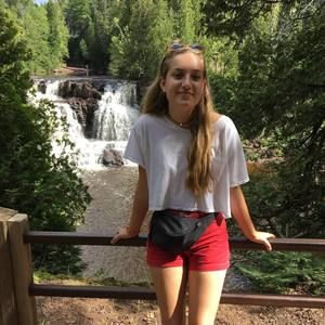 Meet your Posher, Julia