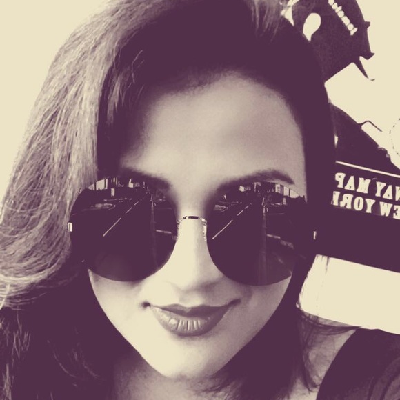 Meet your Posher, Sery - Picture 1 of 1