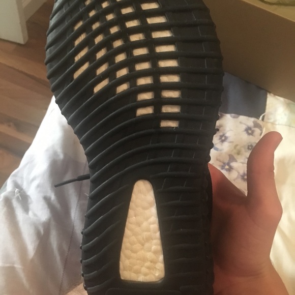 Yeezys 350 v2 Oreo main image 6