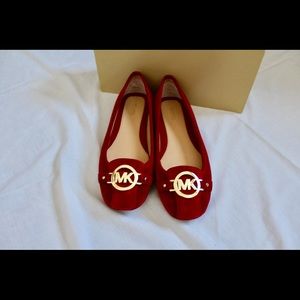 Michael Kors Fulton cherry flats