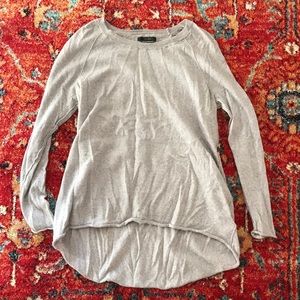 Gray high-low TAHARI sweater