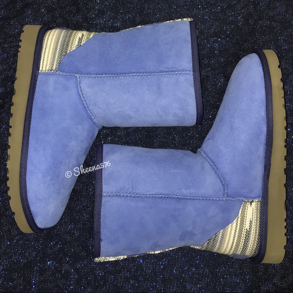 UGG Australia Classic Short Boot - Picture 3 of 5